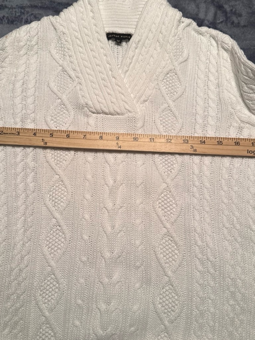 JEANNE PIERRE White Cable Knit V‑Neck Shawl Sweater - Picture 4 of 4